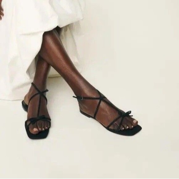 Reformation Maya Strappy Flat Sandals Sz 11 Ankle Strap Bow Detail Black Leather - Picture 1 of 15